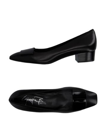 Giorgia B. Pumps
