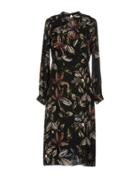 Motel 3/4 Length Dresses