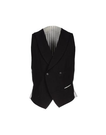 Nostrasantissima Vests