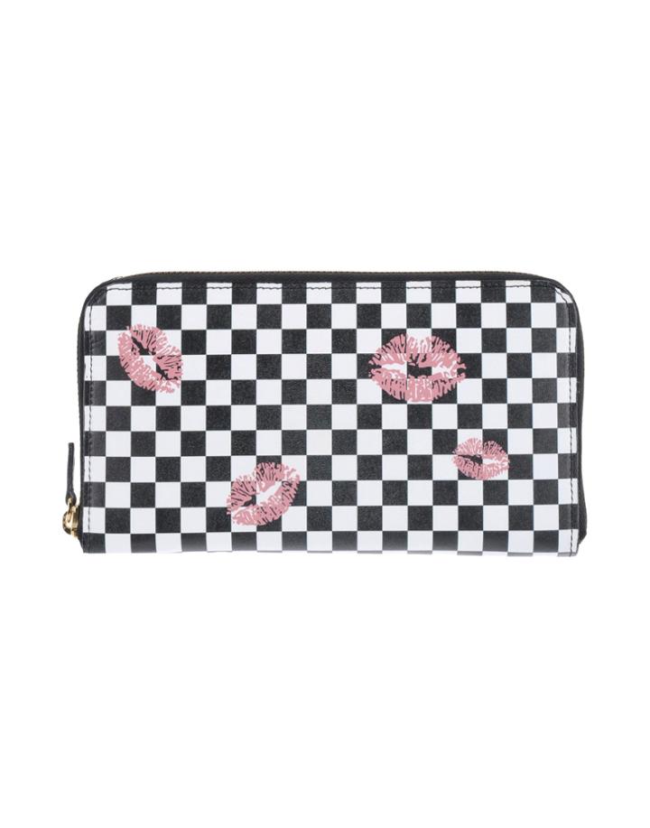 Undercover Wallets