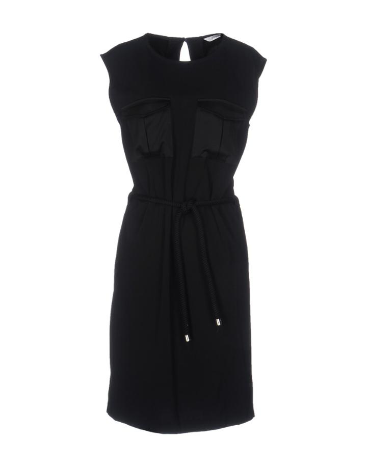 Won Hundred Knee-length Dresses
