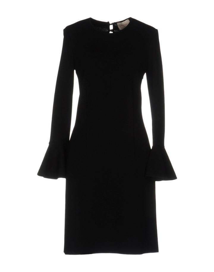 Es'ti Short Dresses