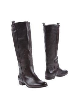 Scoop! Boots