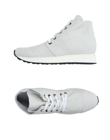 Ldtuttle Sneakers