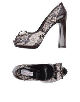 Virginia's Secret Pumps