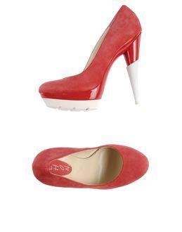 Chon Pumps