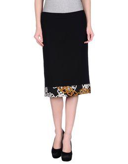 Donna Gi Knee Length Skirts
