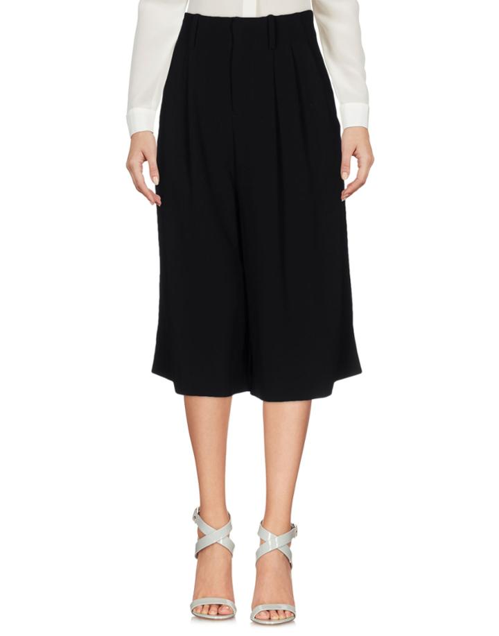 Alice + Olivia 3/4-length Shorts