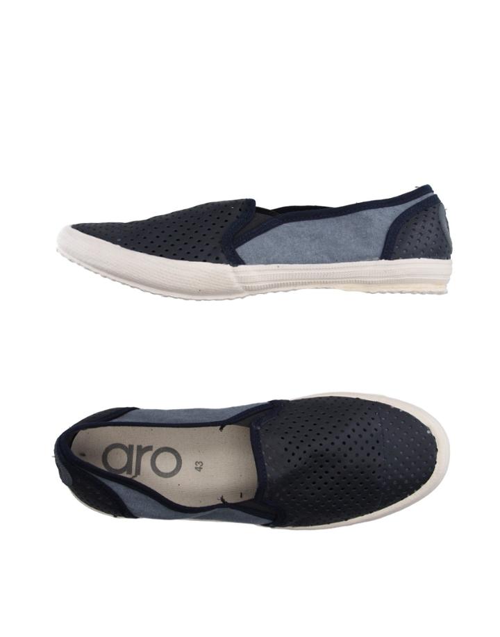 Aro Sneakers