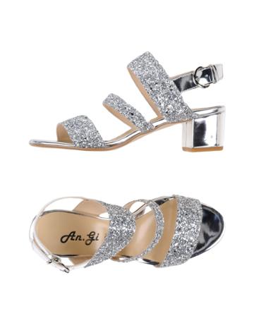 An. Gi Sandals