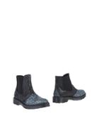 2star Ankle Boots