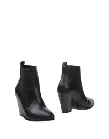 Laab Ankle Boots
