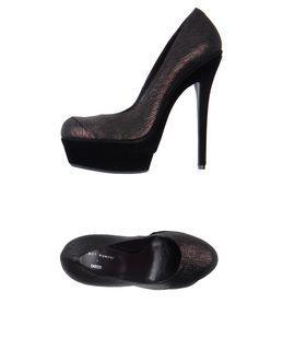 Rodo + Talbot Runhof Pumps