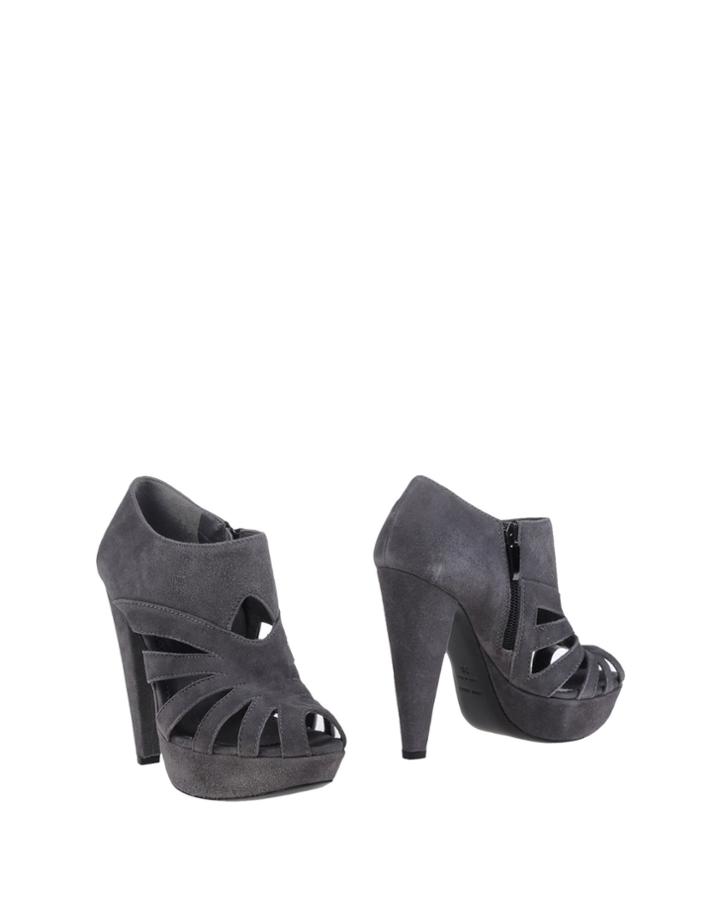 Maria Cristina Booties