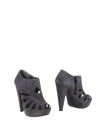 Maria Cristina Booties