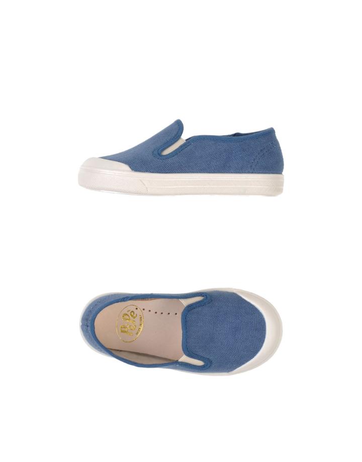 P P  Sneakers
