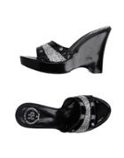 Hornet By Botticelli Sandals