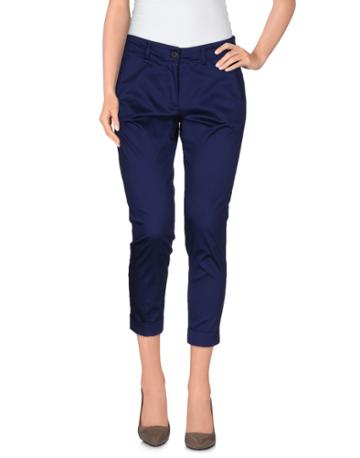 Derri Re 3/4-length Shorts