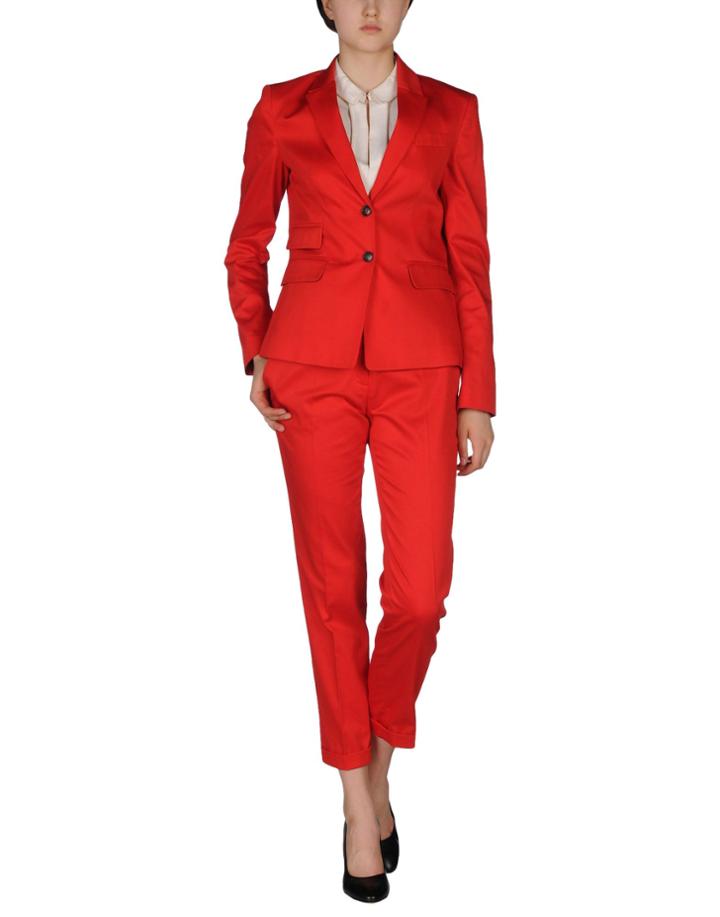 Caract Re Women's Suits