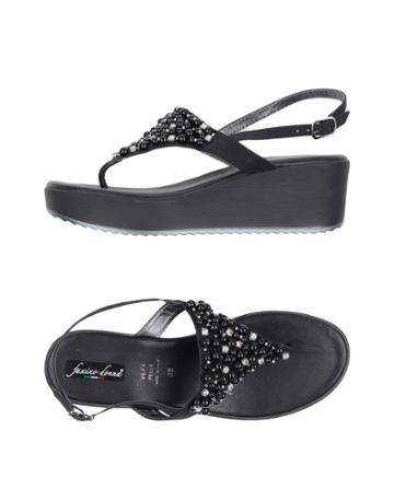 Fascino Donna Toe Strap Sandals