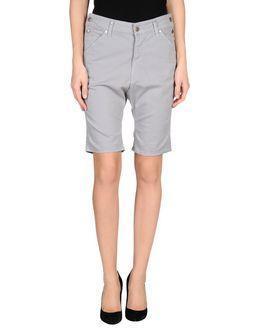 Sexy Woman Bermudas