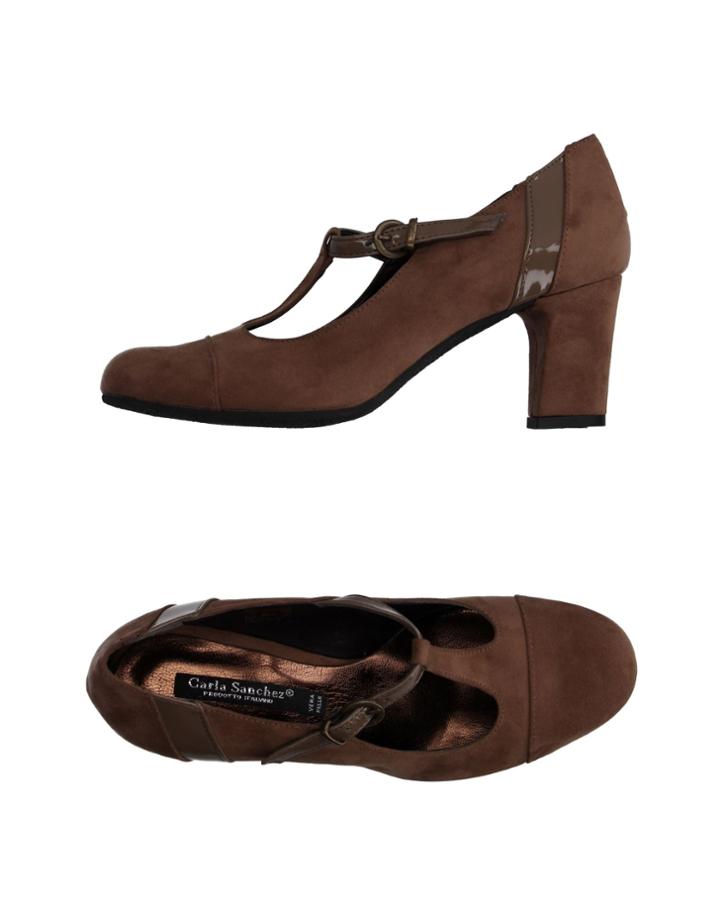 Carla Sanchez Pumps