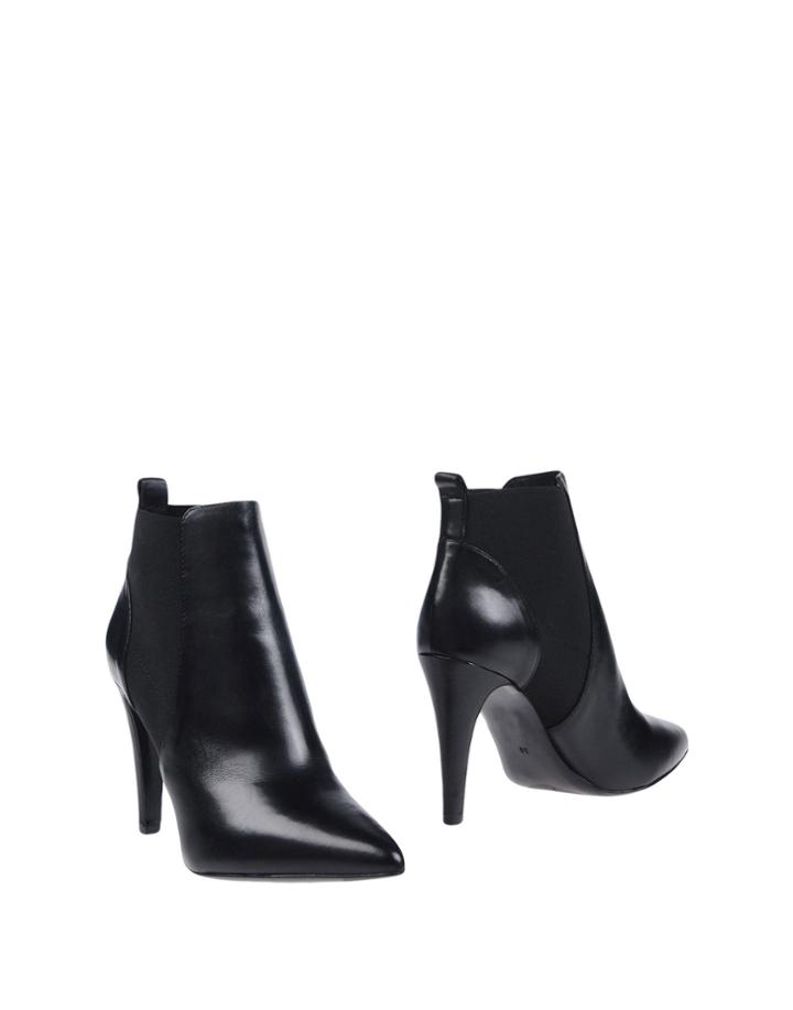 La Priscilla Ankle Boots