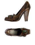 Shy Pumps