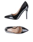 Licean Pumps