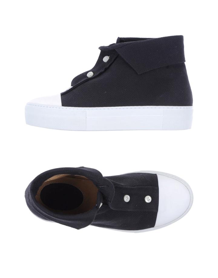 Shoeshirt Sneakers