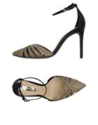 Forever Unique Pumps