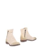 Garrice Ankle Boots