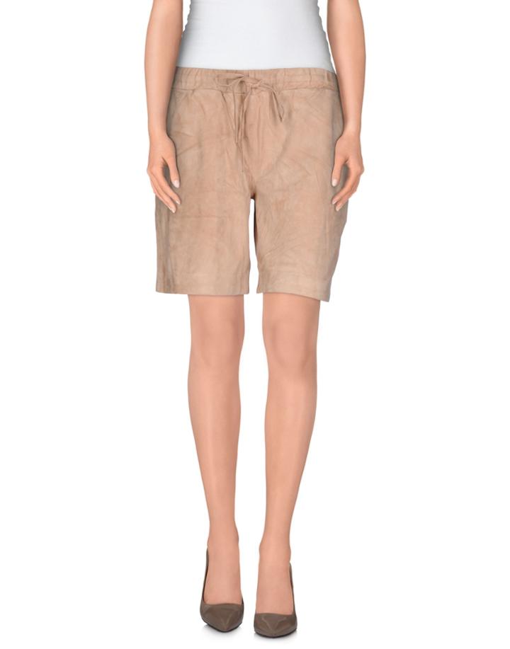 Victoria Beckham Bermudas