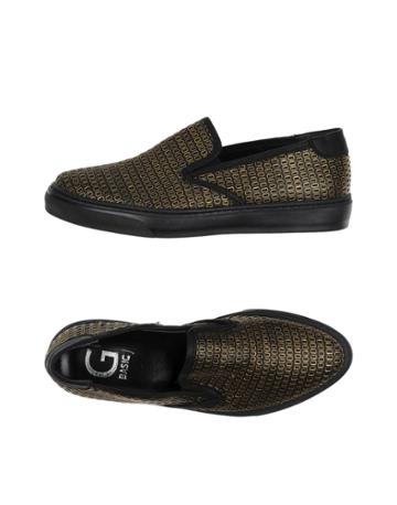 G Basic Sneakers