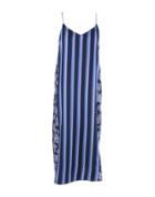 Pi Ce. 3/4 Length Dresses