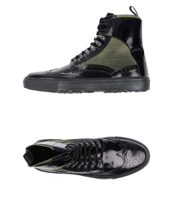 Hyusto Sneakers