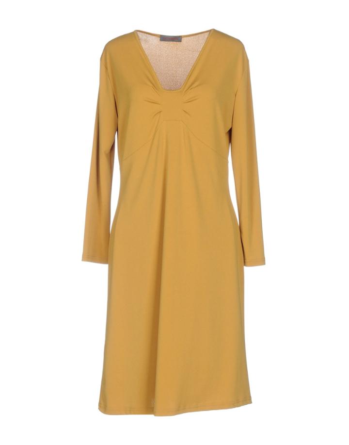Lattementa Knee-length Dresses