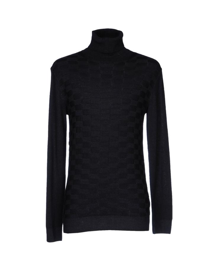 Besilent Turtlenecks