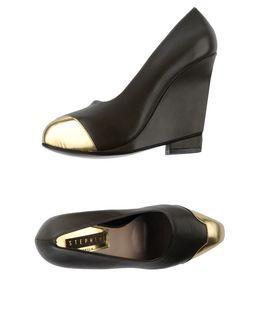 Stephen Venezia Pumps