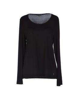 Oska T-shirts