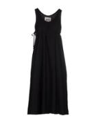 Avn Knee-length Dresses