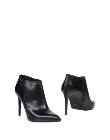 D Nou E Booties