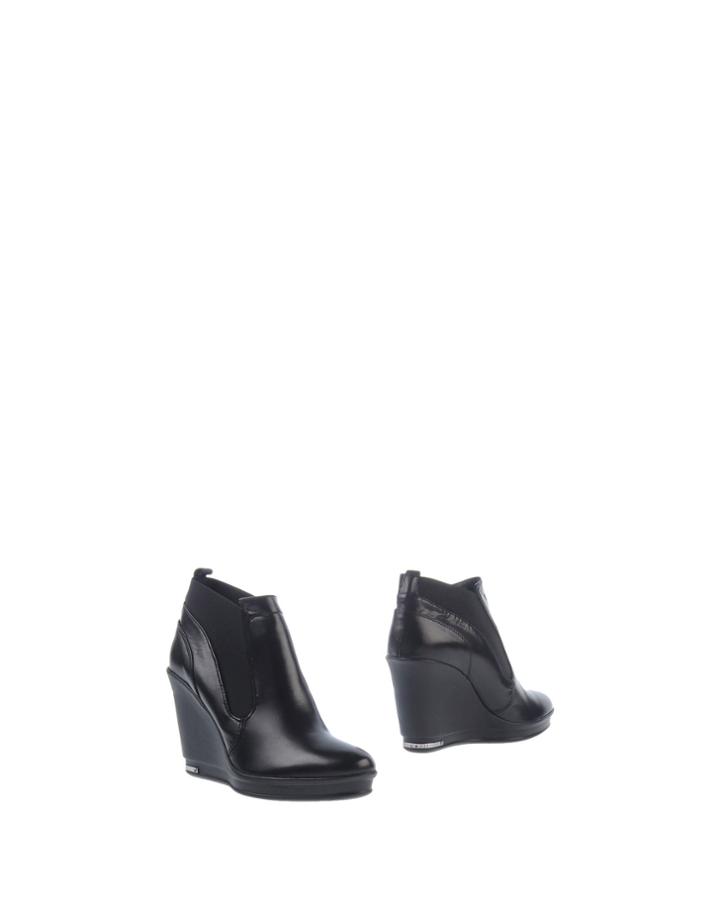Botticelli Limited Booties