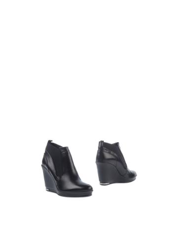 Botticelli Limited Booties