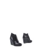 Botticelli Limited Booties