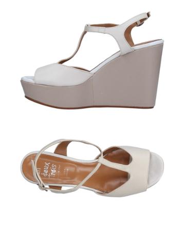 Un Deux Trois Sandals