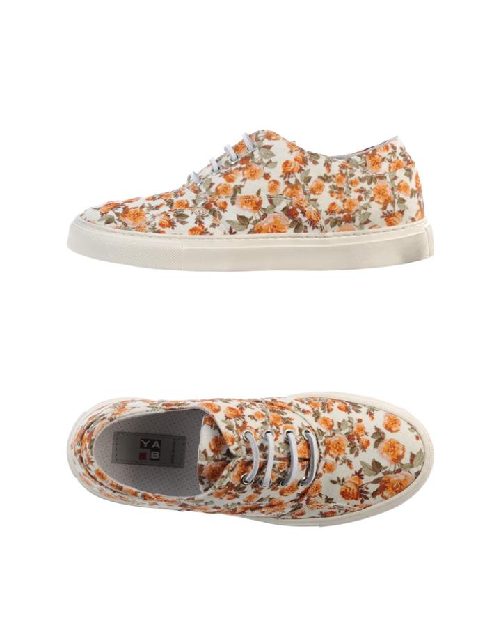Yab Sneakers