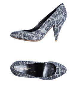 Vicini Tapeet Pumps