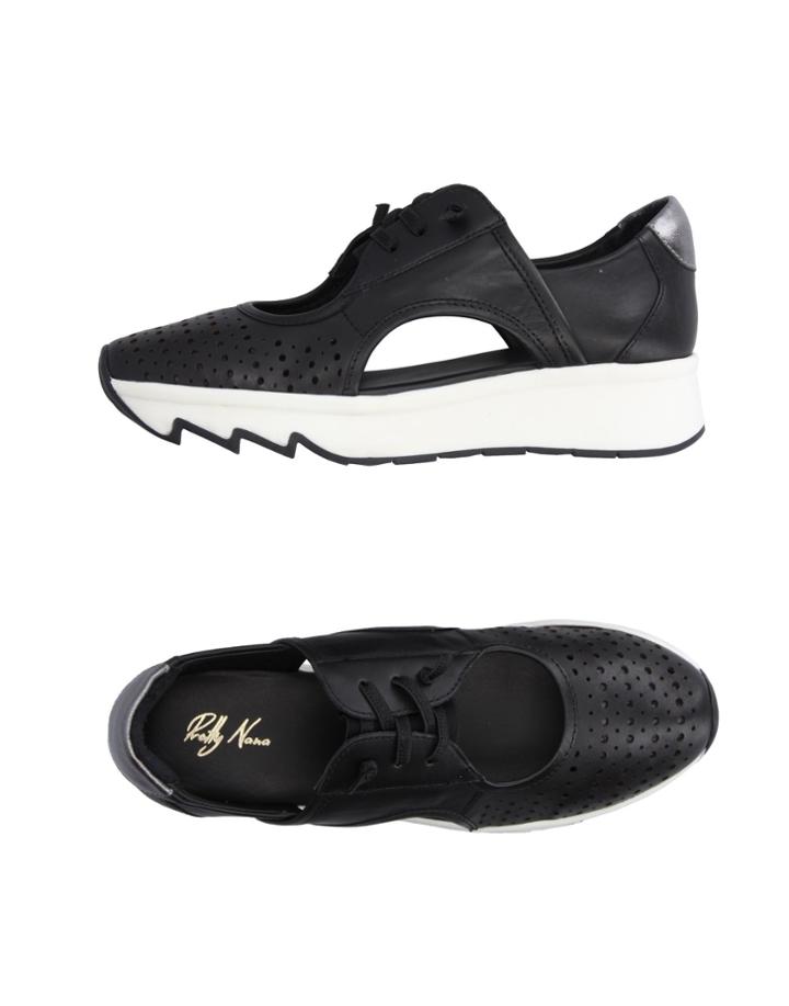 Pretty Nan Sneakers