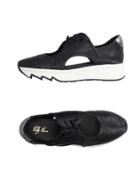 Pretty Nan Sneakers